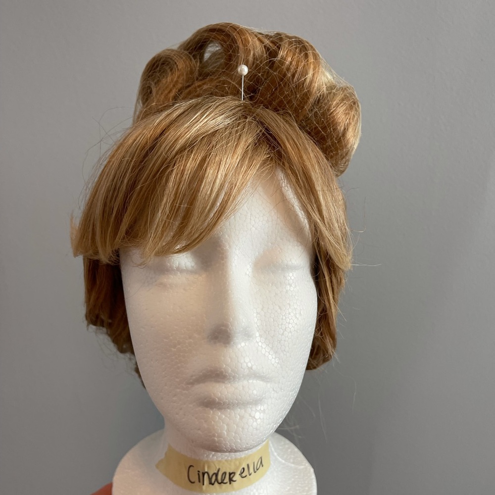 Used ST Fantasy Cinderella wig.